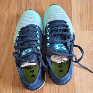 Women's NIB Under Armour Charged Push Size 6.5 Shades of Blue Training 1285796